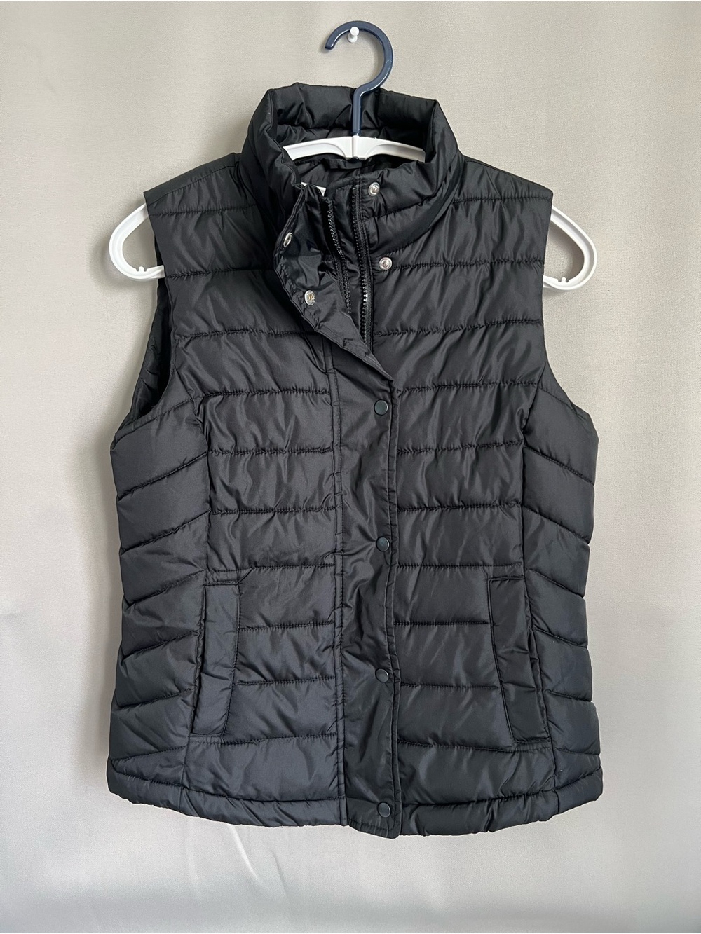 GAP Black Quilted Puffer Vest